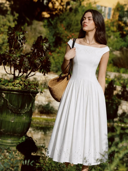 Exquisite Boat Neck Fil-Coupé Dress