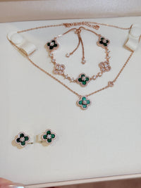 Sakura Cleef Set