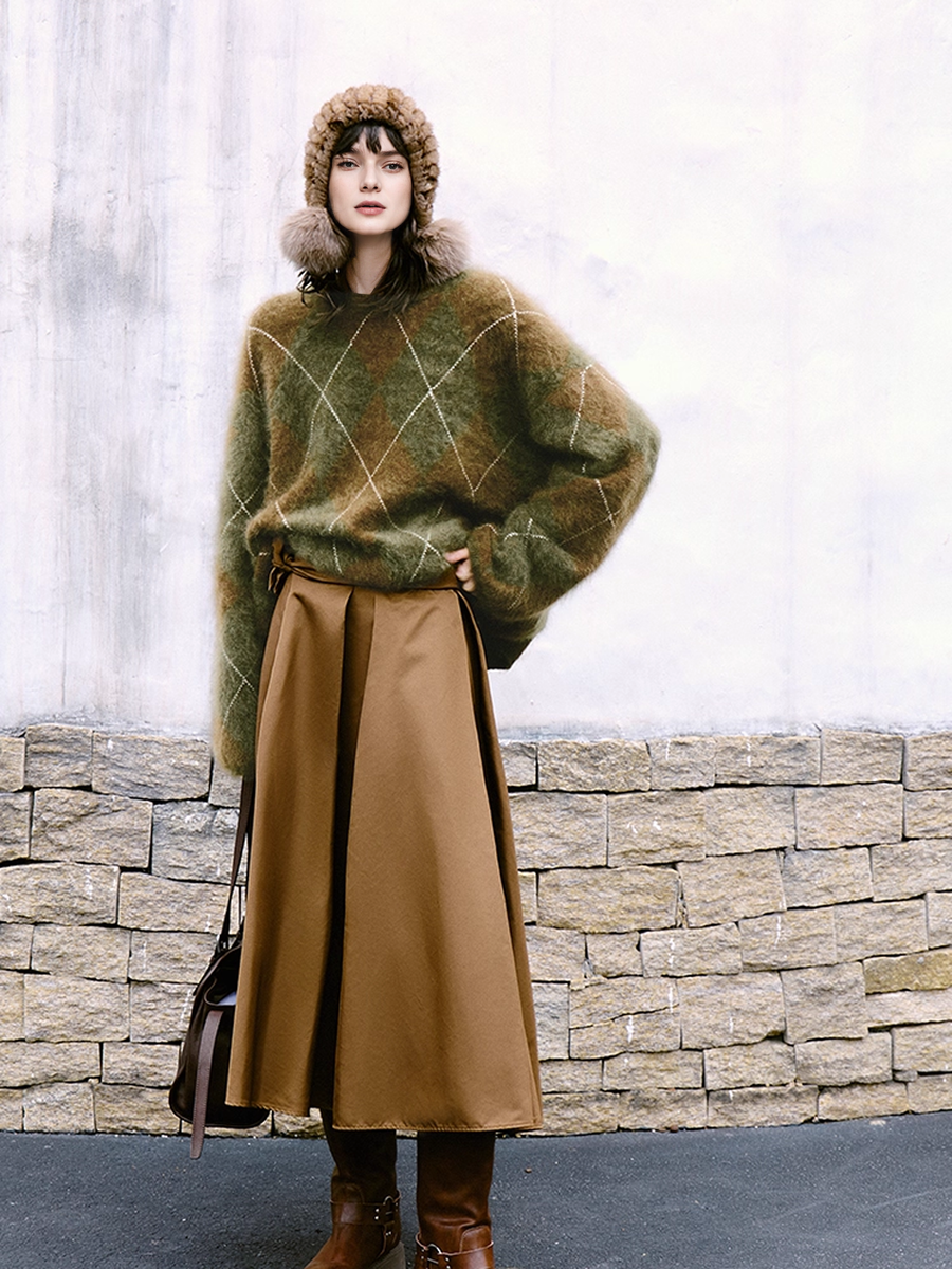 Cozy Heavyweight Brushed 100% Cashmere Diamond Pattern Sweater for Women — Festive Christmas Knit