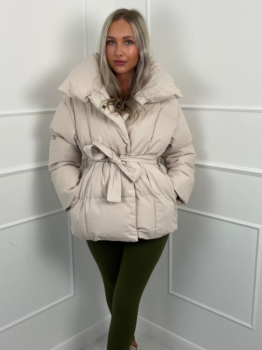 KARLY | SHORT BELTED PUFFER JACKET