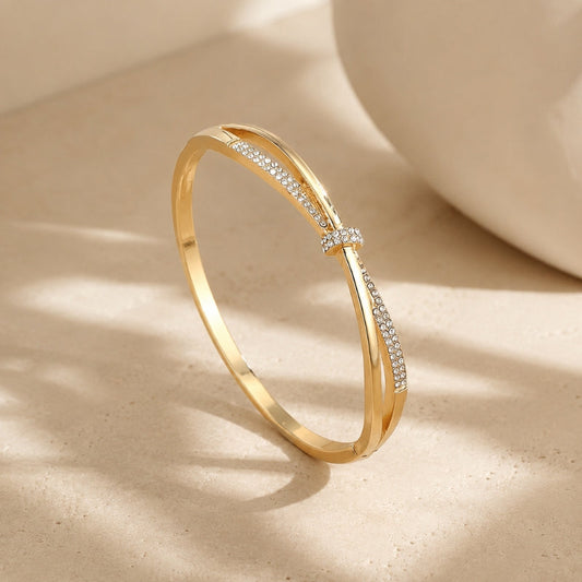 Prestigious Minimalist Knot Bracelet