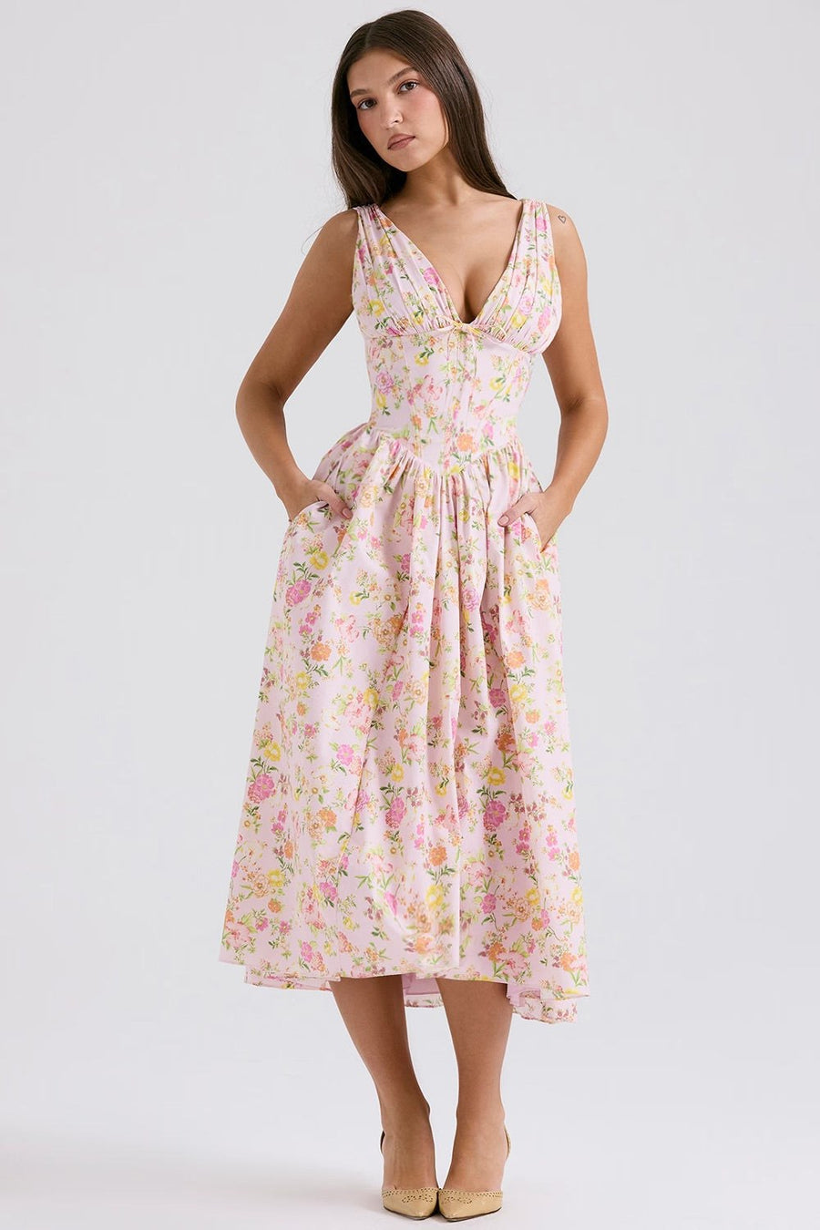 Aeliana Elegant Flattering Summer Dress in Pink floral