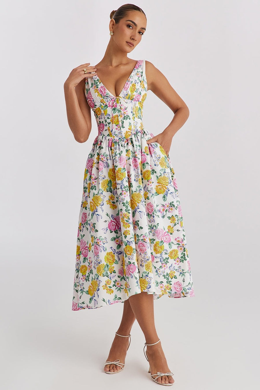 Aeliana Elegant Flattering Summer Dress in Yellow floral