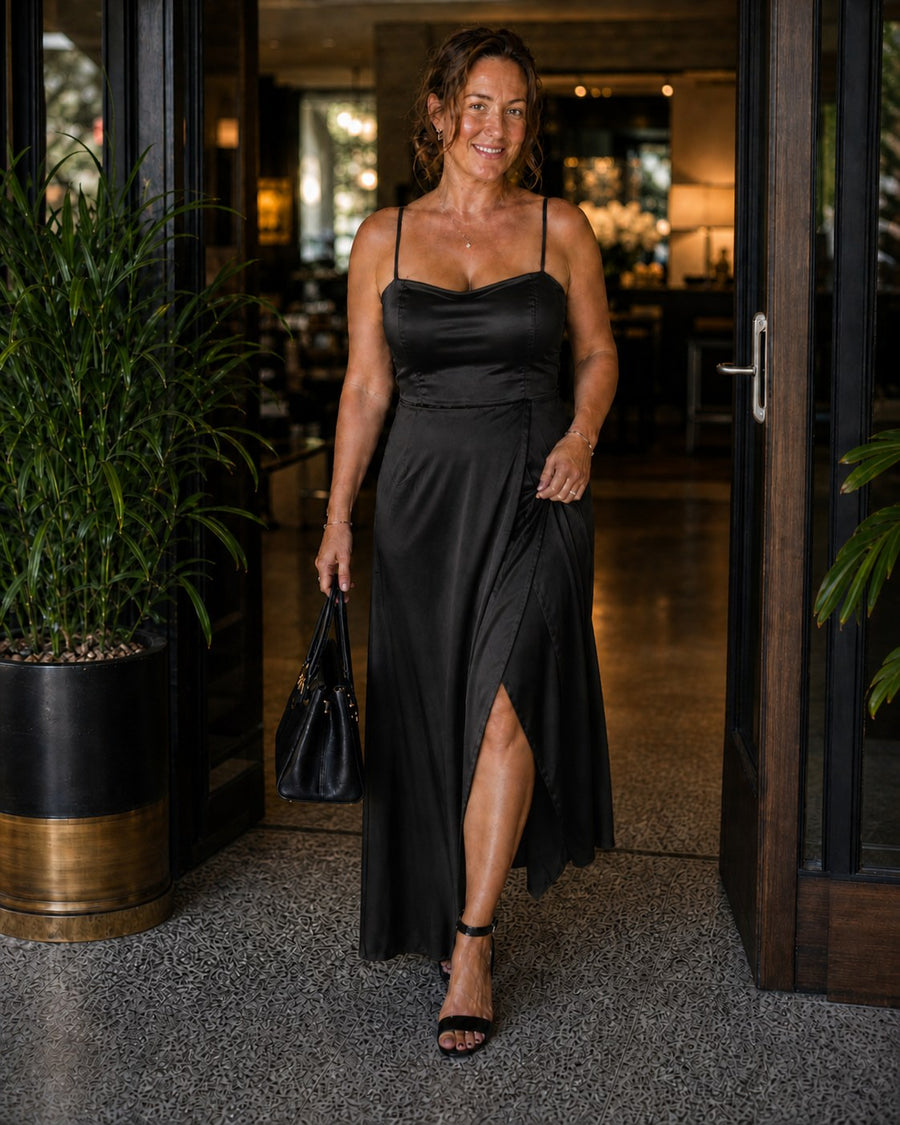 Alba Elegant Dress in Black