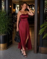 Alba Elegant Dress in Red