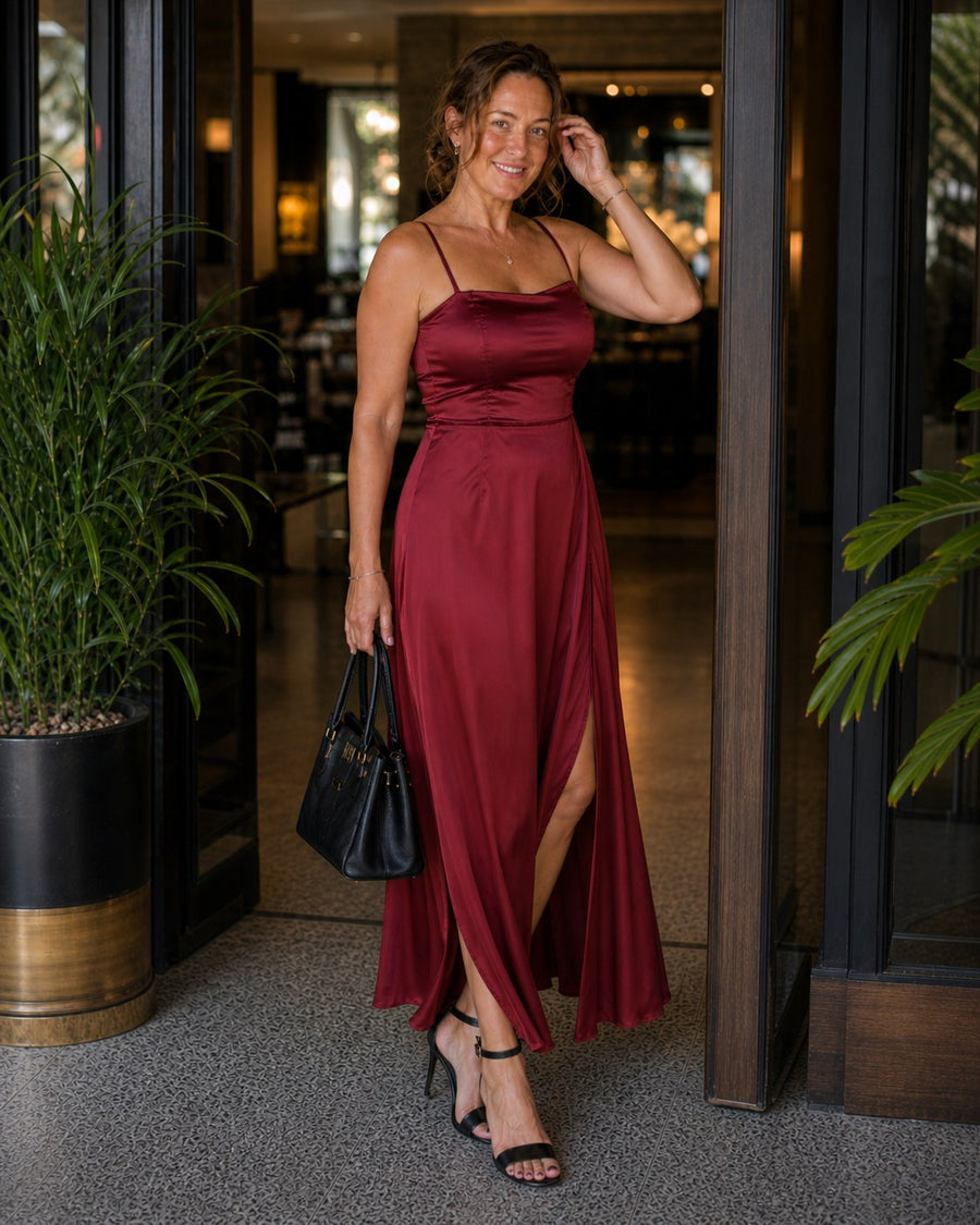 Alba Elegant Dress in Red