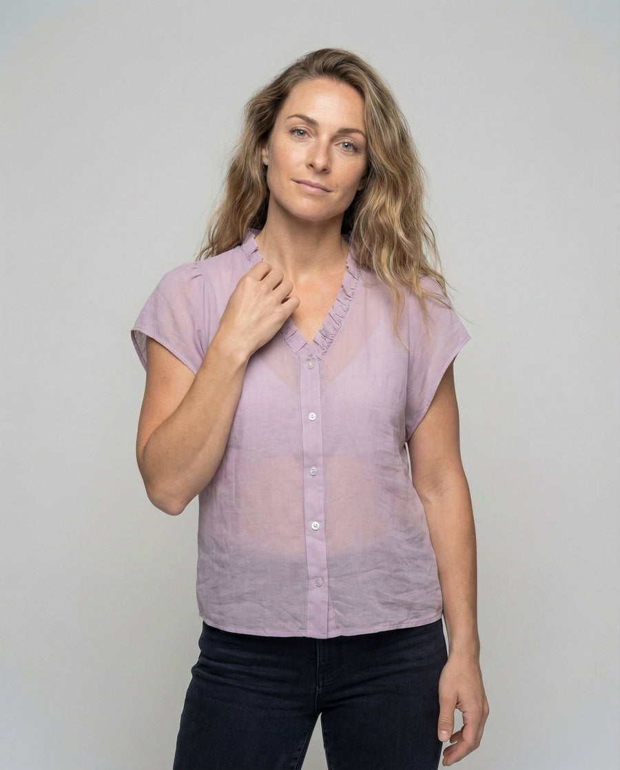 Amira Blouse with V-Neck and Short Sleeve