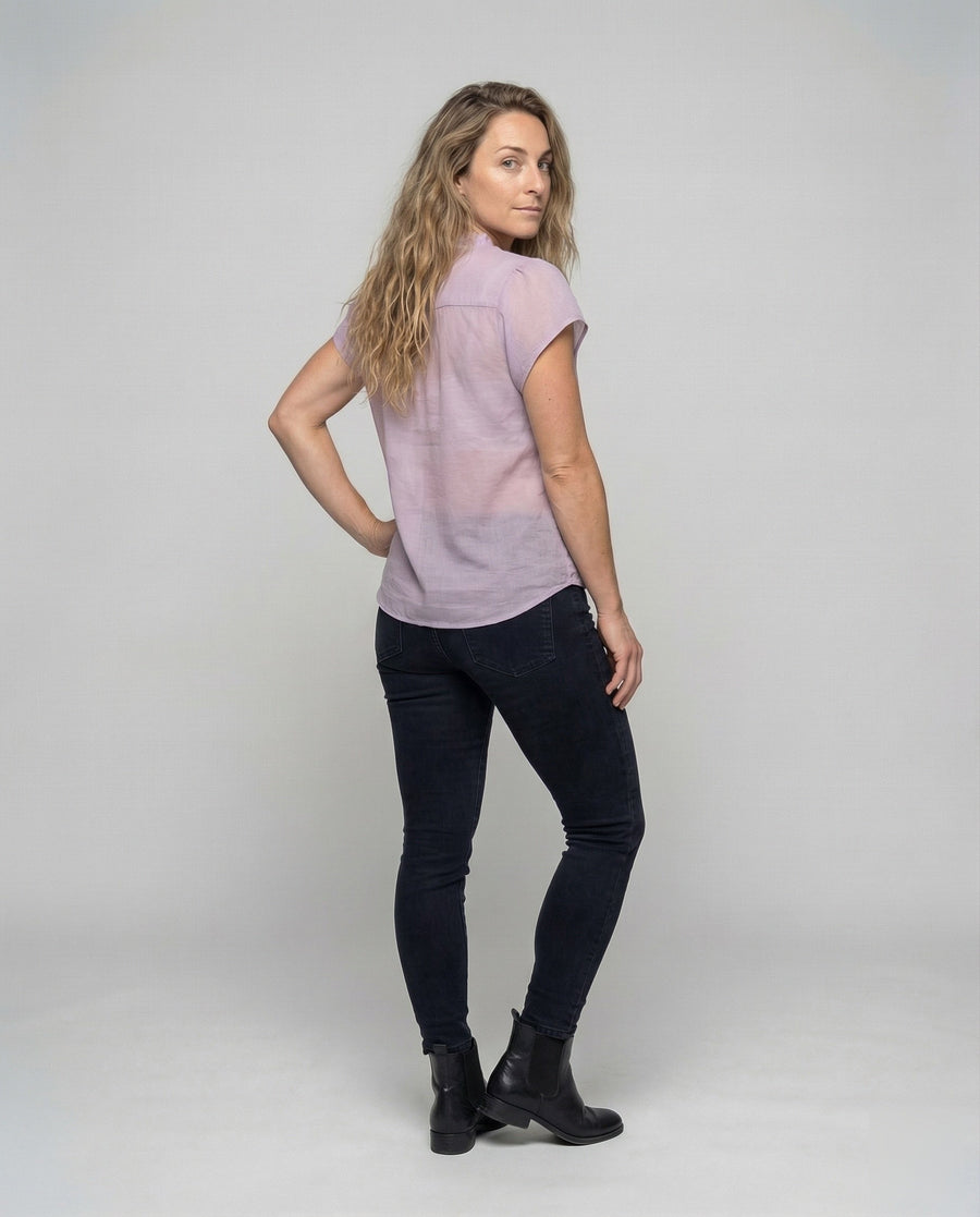Amira Blouse with V-Neck and Short Sleeve