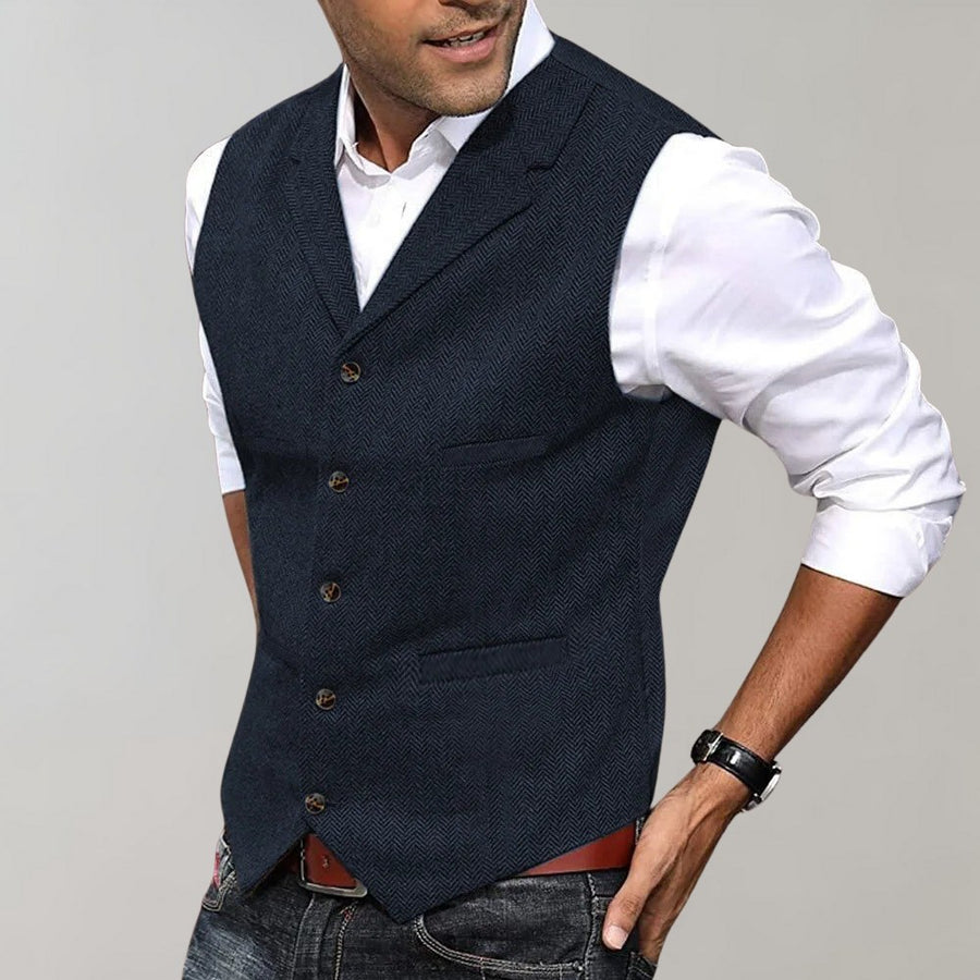 Augustin Vest in Navy