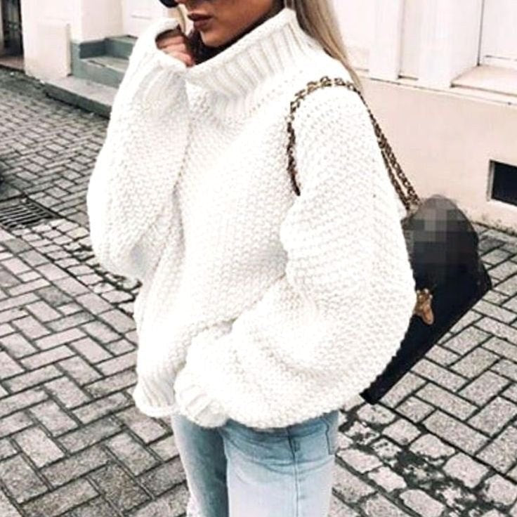 Ariana | Women's Oversized Chunky Knit Turtleneck Sweater in White