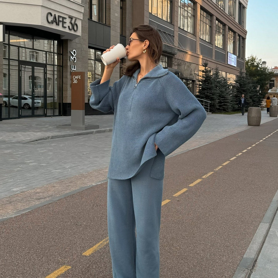 Avis | Women's Zip Sweater in Dark Blue