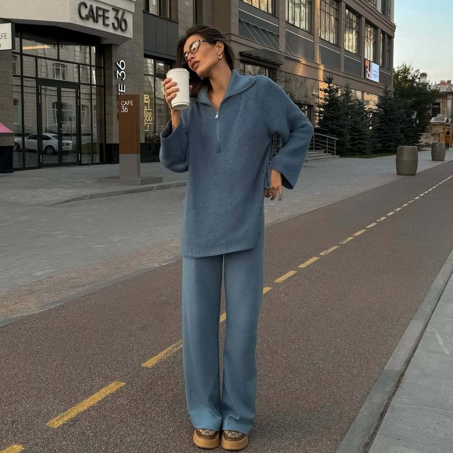 Avis | Women's Zip Sweater in Dark Blue