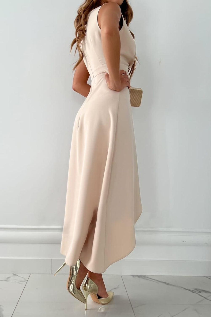 Bellamine | Women's Sleeveless cut and V-neckline Dress