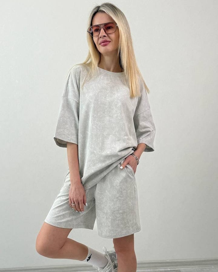 Chiara | Women's Elegant T-Shirt in Light Gray