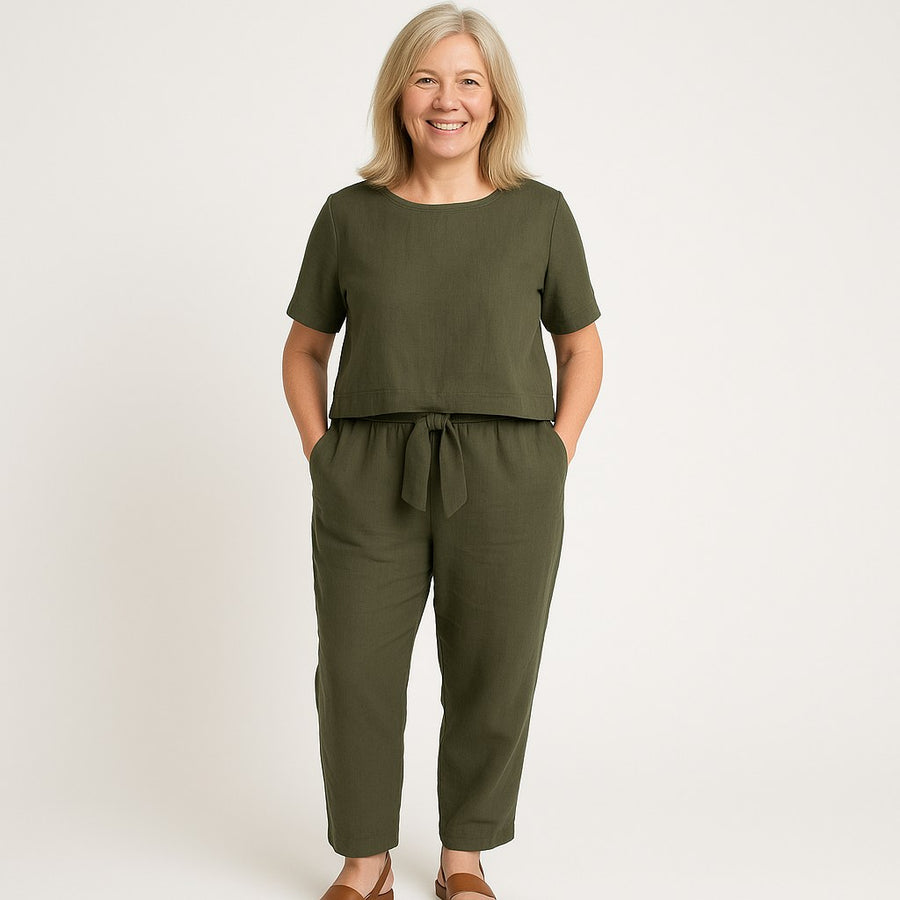 Dacia | Women's Short Sleeve Top Tapered Pants Two-Piece Set in Green