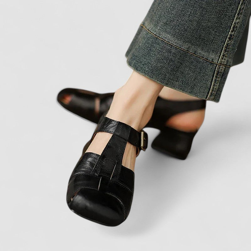 Deirdre | Women's Closed Toe Sandals in Black