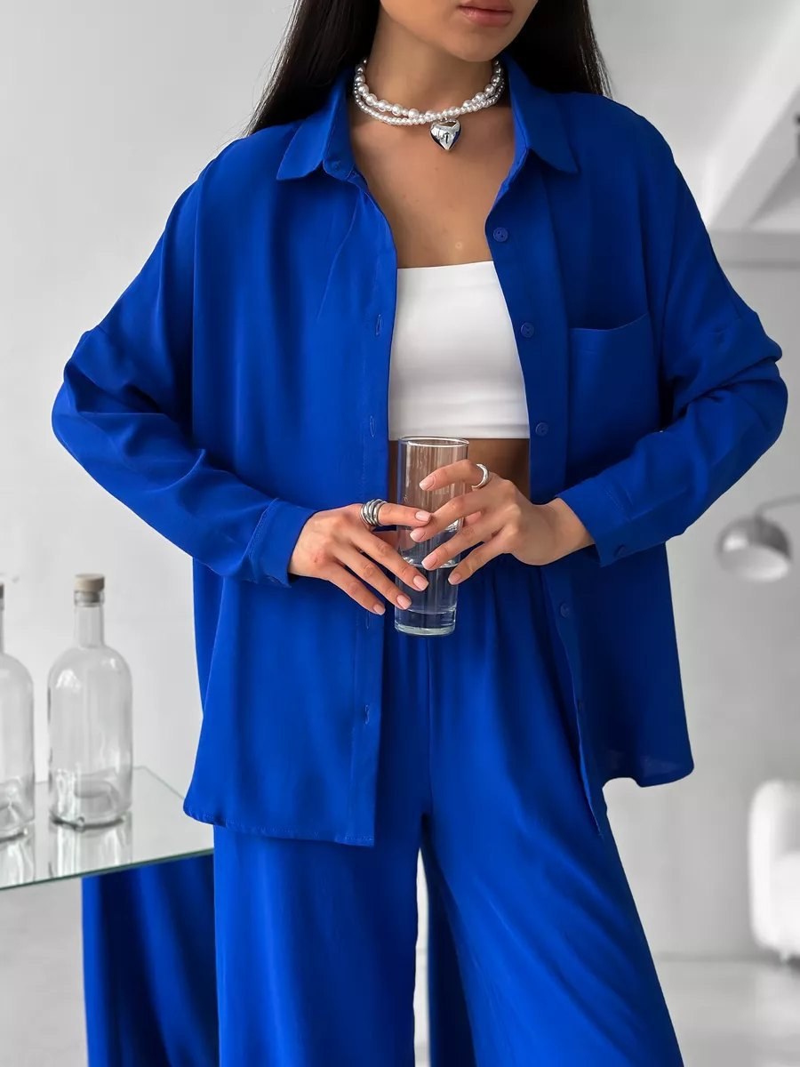 Guinivere | Women's Oversized Pockets Blouse in Blue