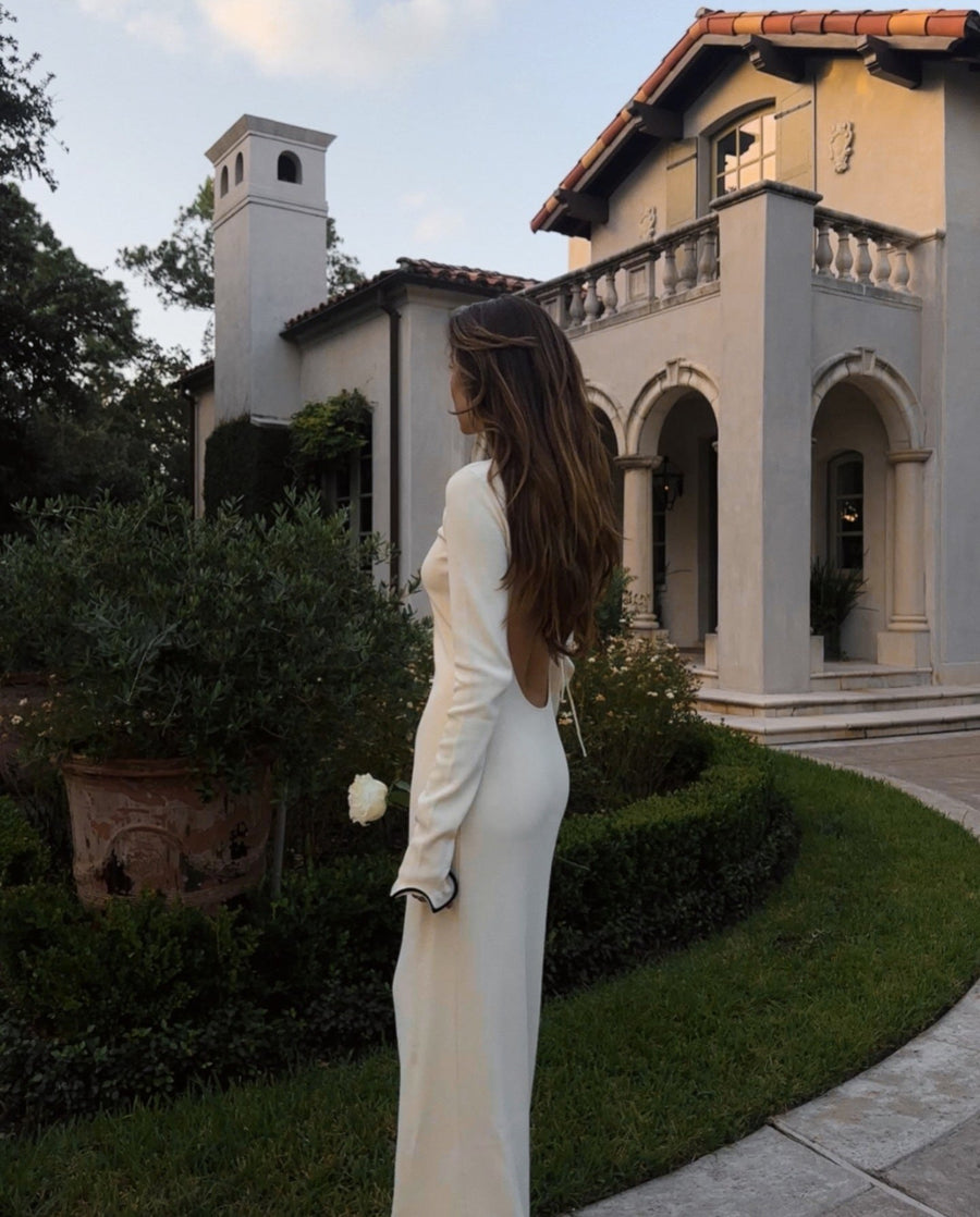 Gwyneth | Women's Elegant Summer Dress in Apricot
