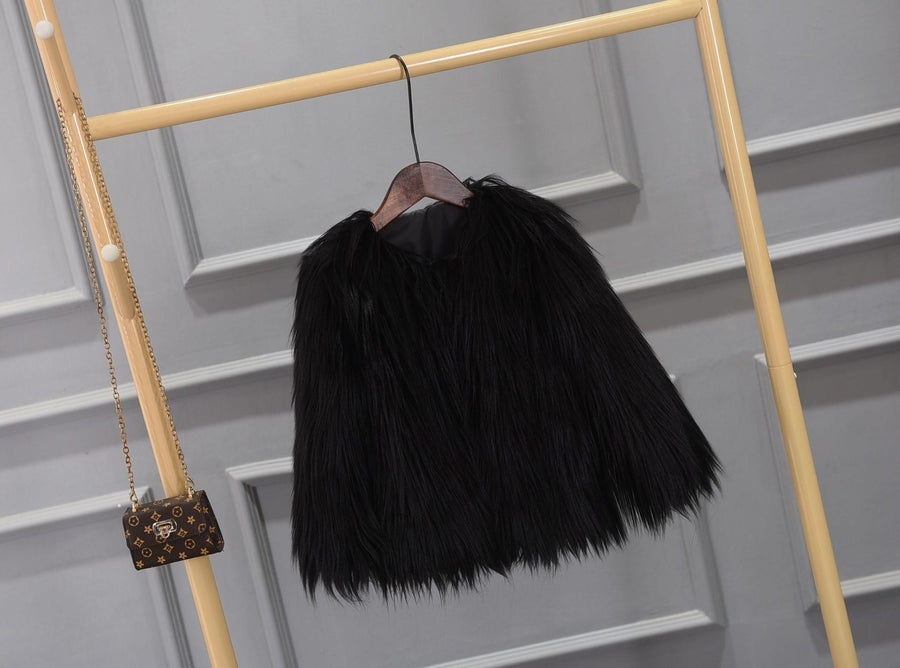 Millicente | Women's Voluminous Faux Fur Jacket in Black