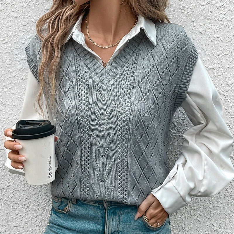 Viveka | Women's V-Neck Knit Elegant Fashionable Sweater in Light Gray