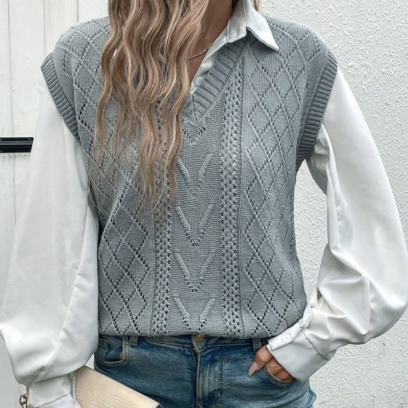 Viveka | Women's V-Neck Knit Elegant Fashionable Sweater in Light Gray