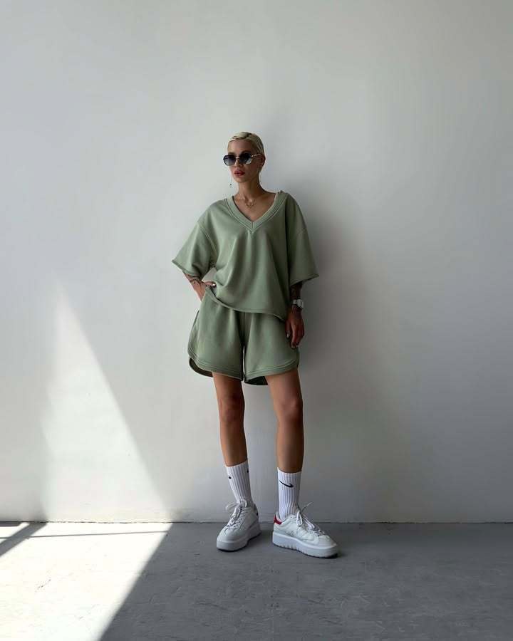 Ysolde | Women's V-Neck Top in Green