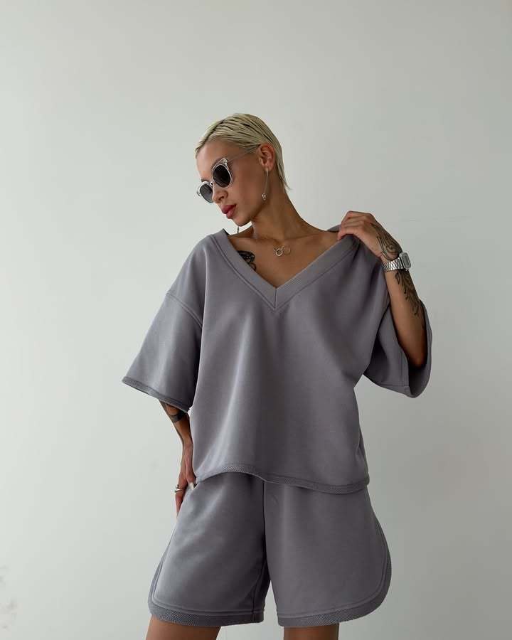 Ysolde | Women's V-Neck Top in Schiefer Gray