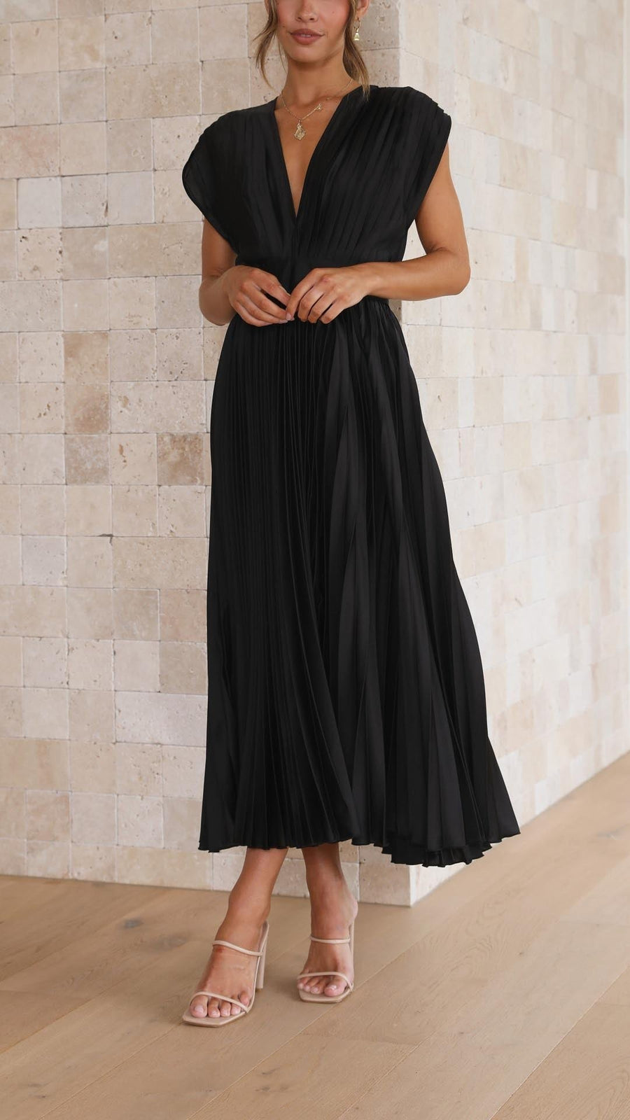 Zita | Women's Pleated Maxi V-Neck Tie Waist Dress