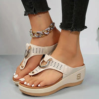 Baylee Platform Sandal in Beige