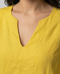 Bo Elegant Linen Dress with V-Neck in Yellow