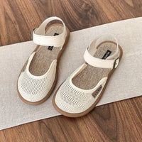 Calveth Women's Closed-Toe Flat Sandals in Beige