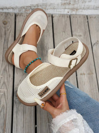 Calveth Women's Closed-Toe Flat Sandals in Khaki