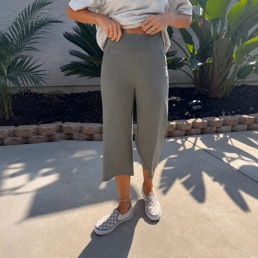 Calveth Women's Wide Leg Cropped Pants with Pockets in Grey