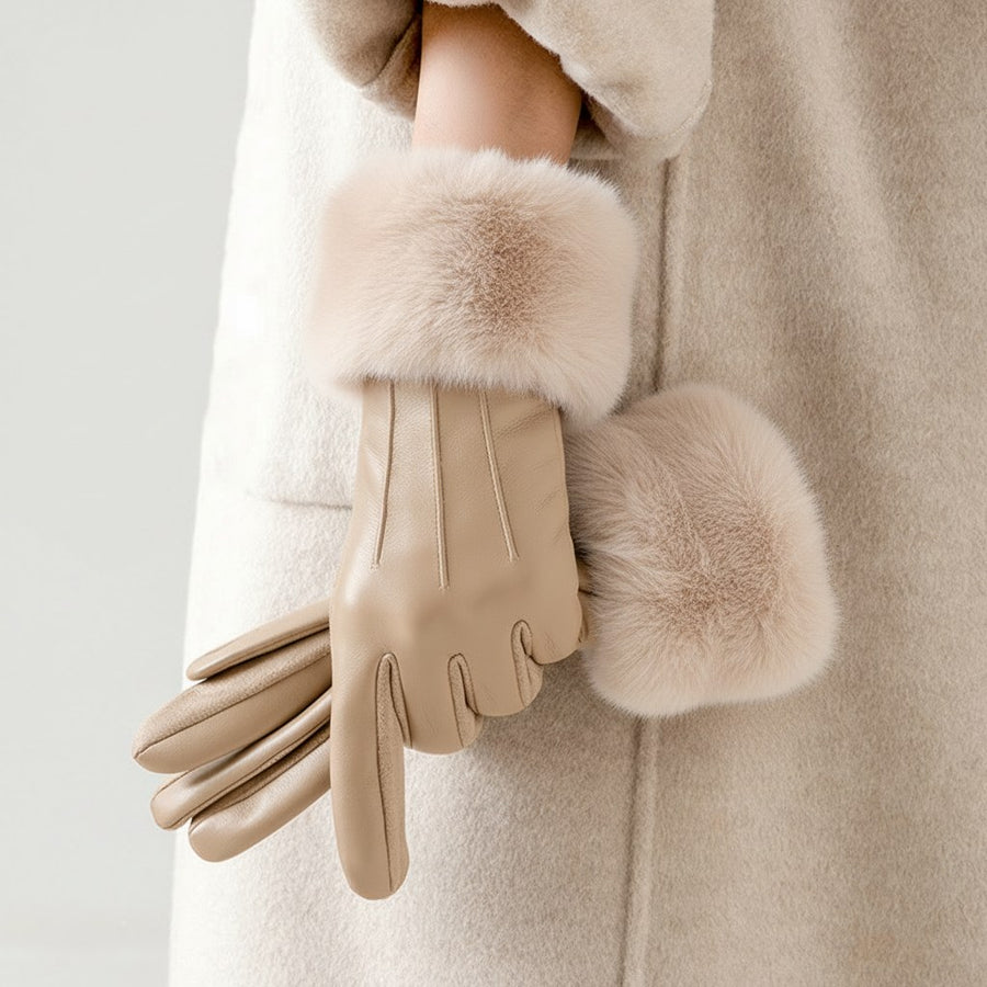 Chelsea Leather Glove in Beige