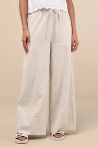 Chiara Linen Trousers with Elastic Waist and Pockets in Apricot