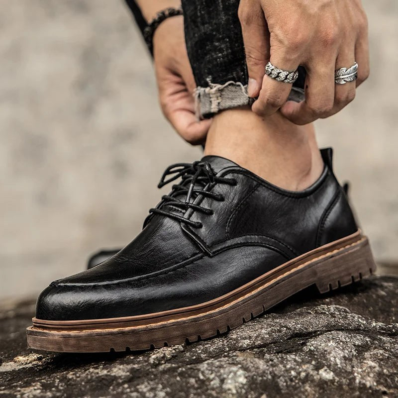 Conrad Moc-toe Leather Shoe in Charcoal
