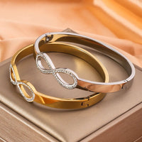Contour Infinity Bangle