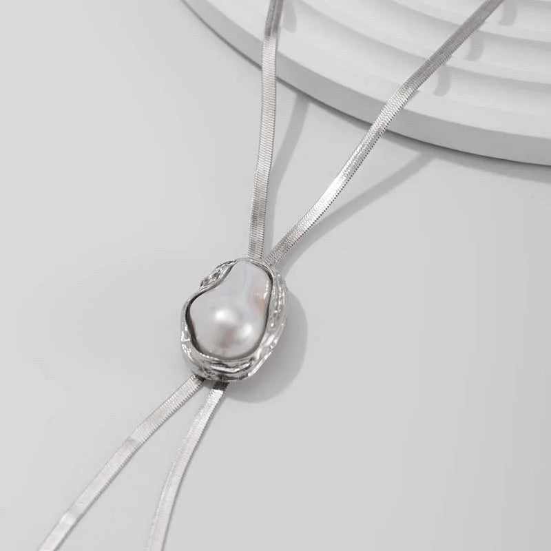 Contour Pearl Drop Necklace