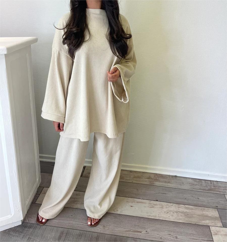 Cora Casual Knit Suit in Cremig White