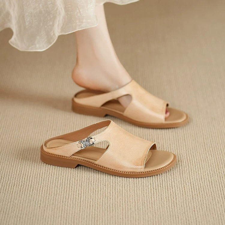 Daphne Cutout Leather Mule Sandal in Sandstone