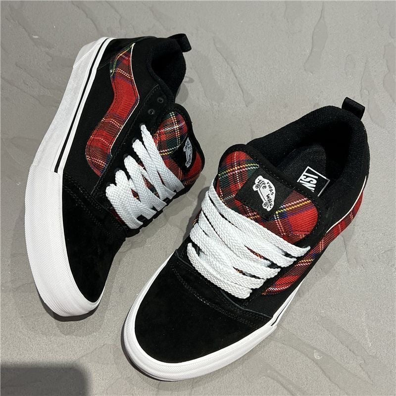 Darveth Women's Plaid Canvas Sneakers in Black