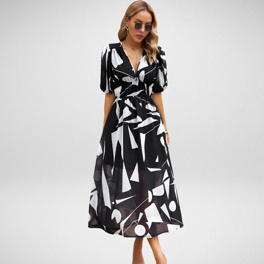Dhalia Charming Dress with V-Neckline in Black