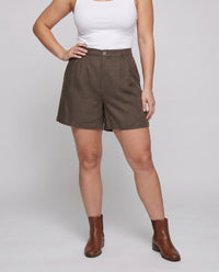 Diana Elegant Linen Shorts with Side Pockets and Pockets