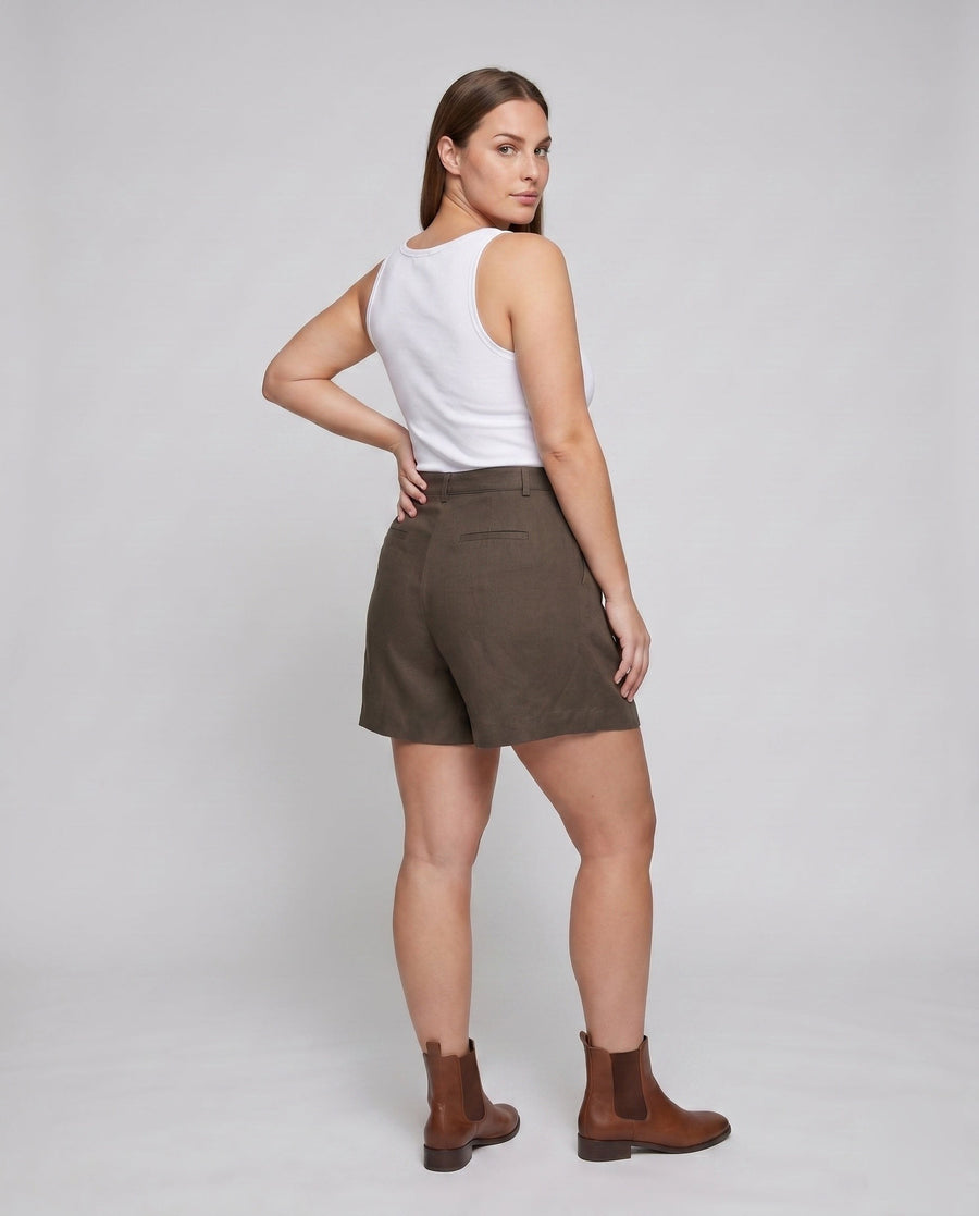 Diana Elegant Linen Shorts with Side Pockets and Pockets
