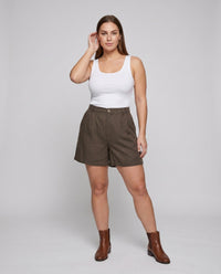 Diana Elegant Linen Shorts with Side Pockets and Pockets