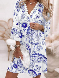 Dorothea Casual Dress with V-Neck and Ruffles in Blue