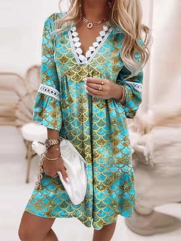 Dorothea Casual Dress with V-Neck and Ruffles in Green