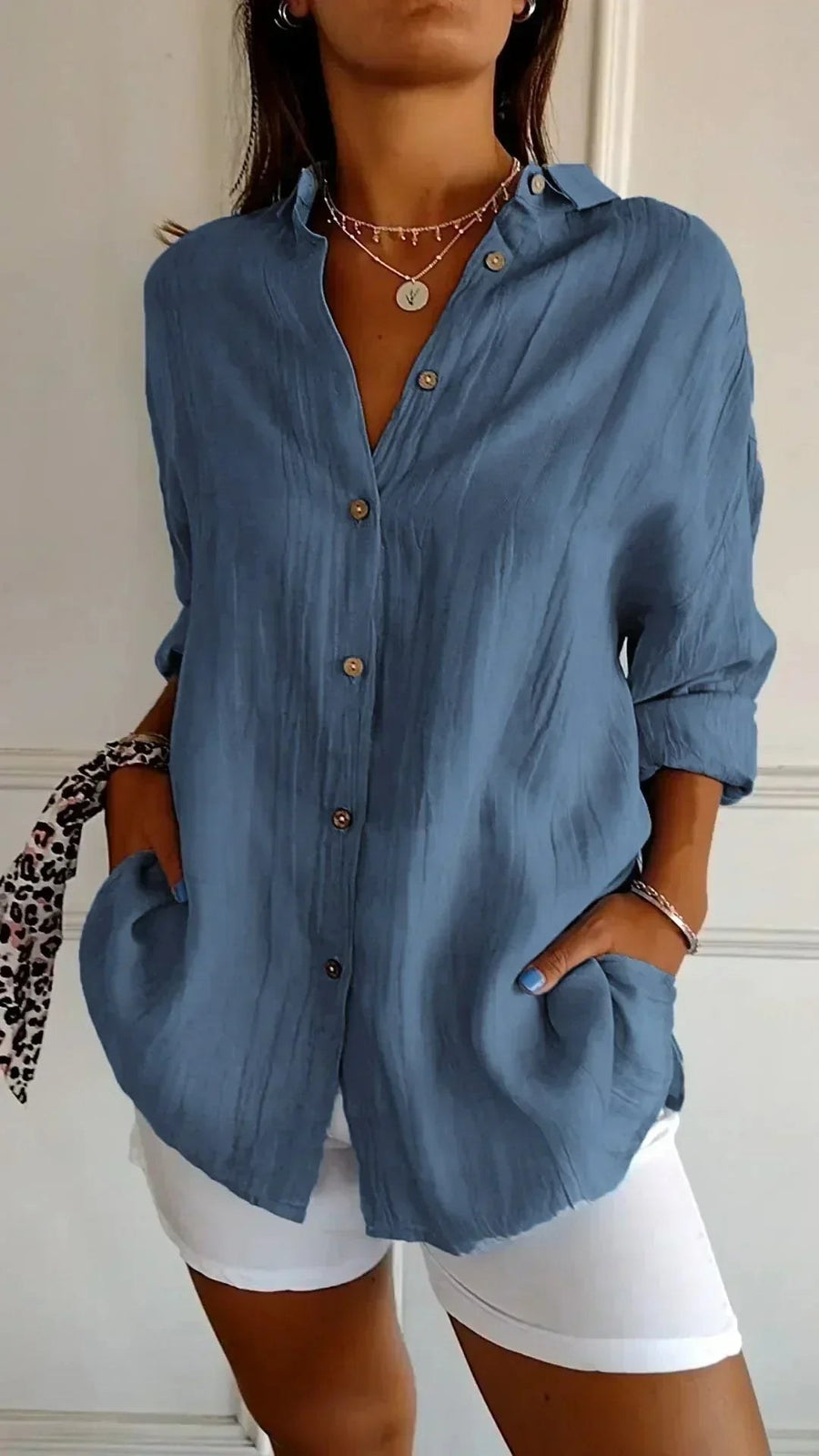 Ealasaid Women's Relaxed Fit Button-Down Blouse in Blue