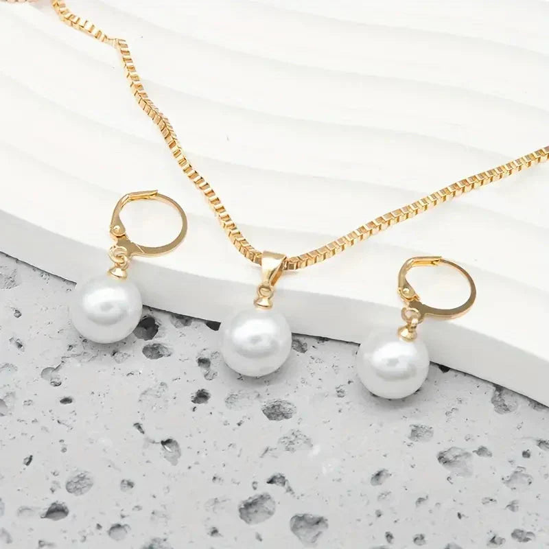 Elowen – Elegant Pearl Necklace & Earrings Set