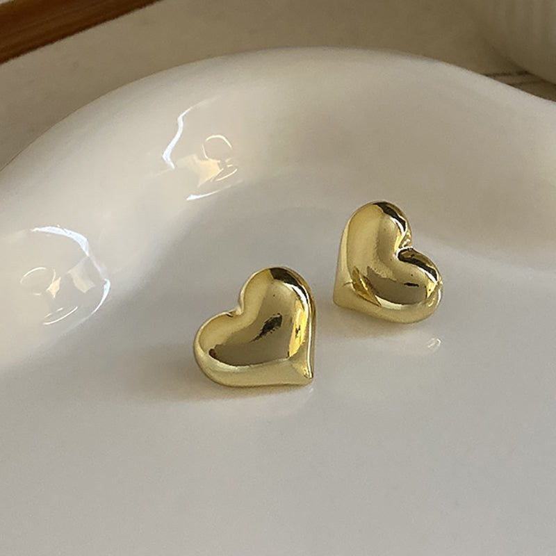 Elegant Heart Earrings in Gold